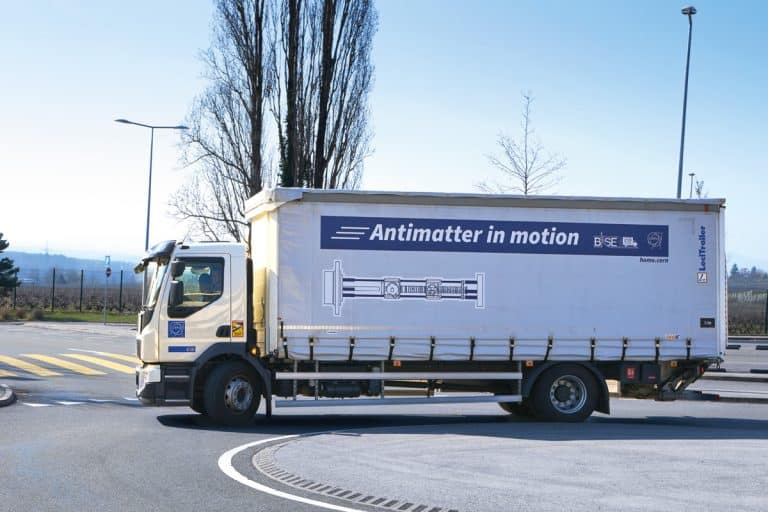Antimatière - Le camion transportant les antiprotons dans le BASE-STEP